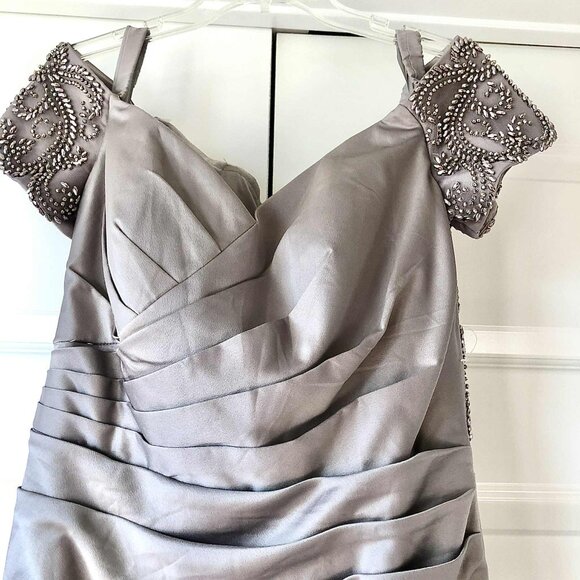 LA FEMME Silver Satin Jewel Embellished Gown Off-shoulders Train 12 MSRP $500 - Picture 4 of 8